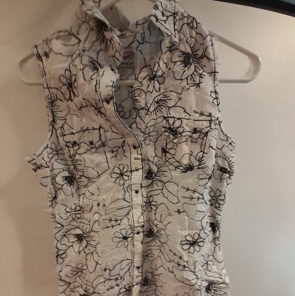 Woman's Roper Snap Button Shirt